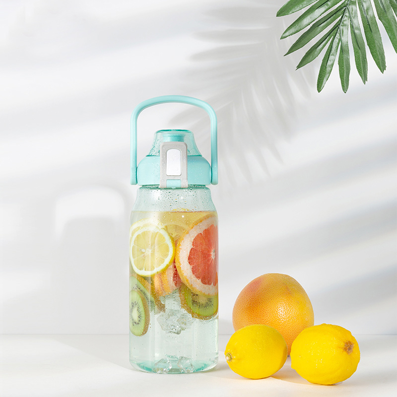 武汉市蔡甸区哇闪百货店户外运动吸管水壶